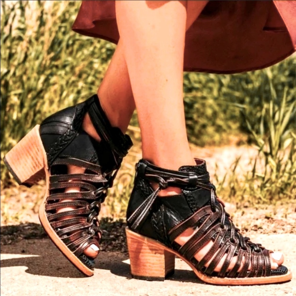Freebird by Steven Wazee size 7 (fits 8/8.5) black/brown. Brand new in box.
